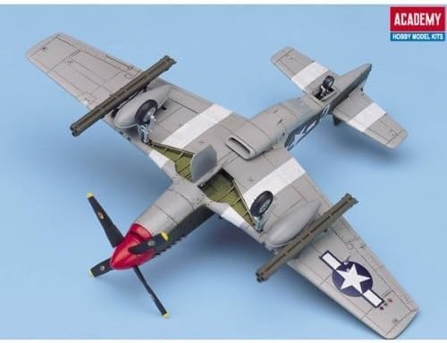 Academy 1/72 P-51B Mustang Kit de Modelo Plástico com Marcas