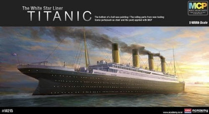 Academy 1/400 Titanic - Modelo da Liner White Star com Base de Exibição