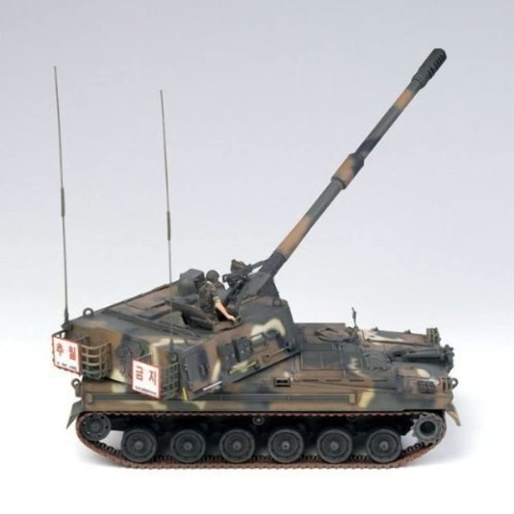 Academy 1/35 K9 Self-Propelled Howitzer Modelo Plástico Detalhado