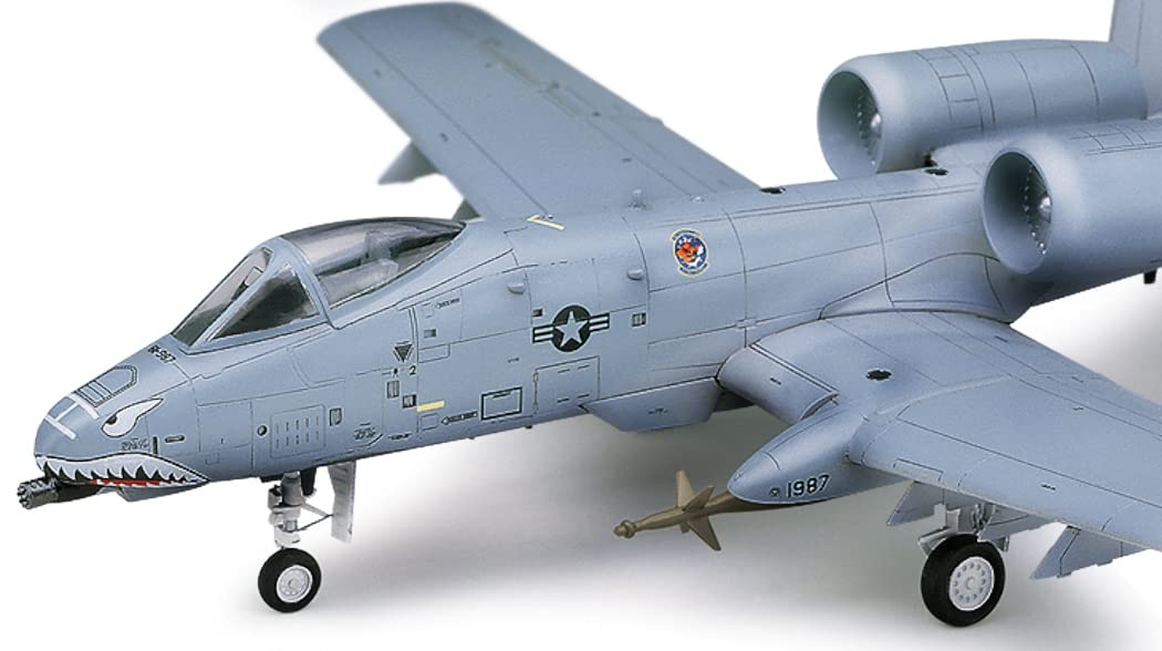 Academy Fairchild A-10A "Operation Iraqi Freedom" 1/72 Modelo Plástico